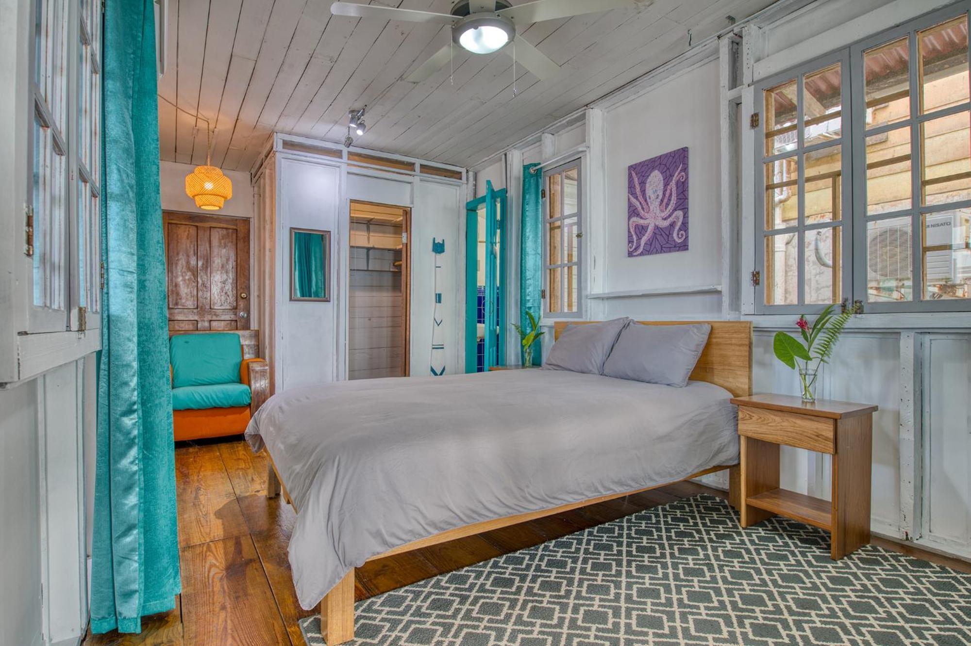 Saigon Bay Bed & Breakfast Bocas Town Exterior photo