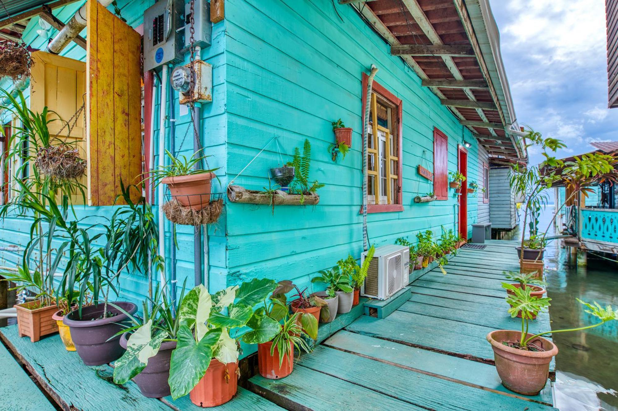 Saigon Bay Bed & Breakfast Bocas Town Exterior photo