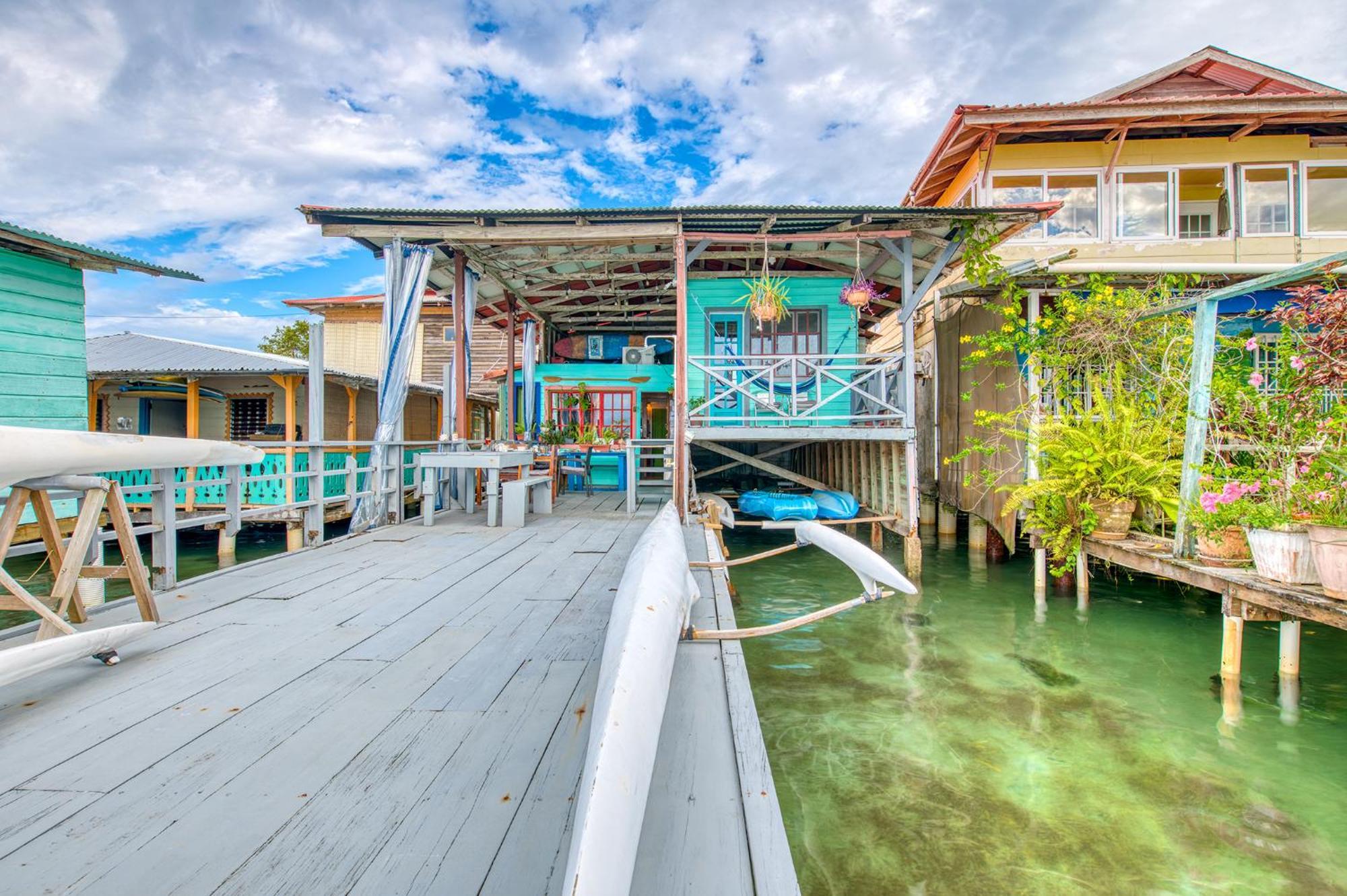 Saigon Bay Bed & Breakfast Bocas Town Exterior photo