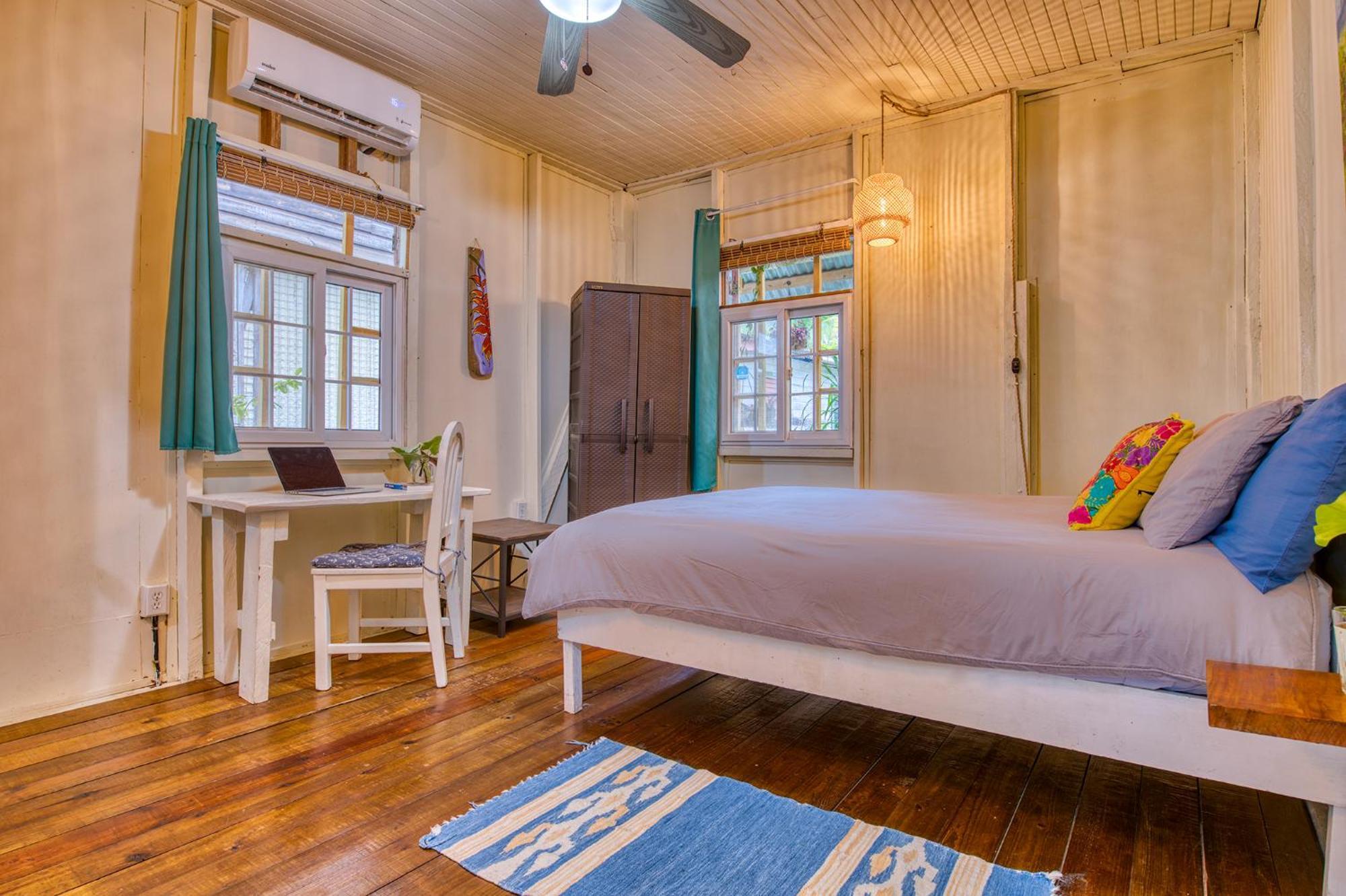 Saigon Bay Bed & Breakfast Bocas Town Exterior photo