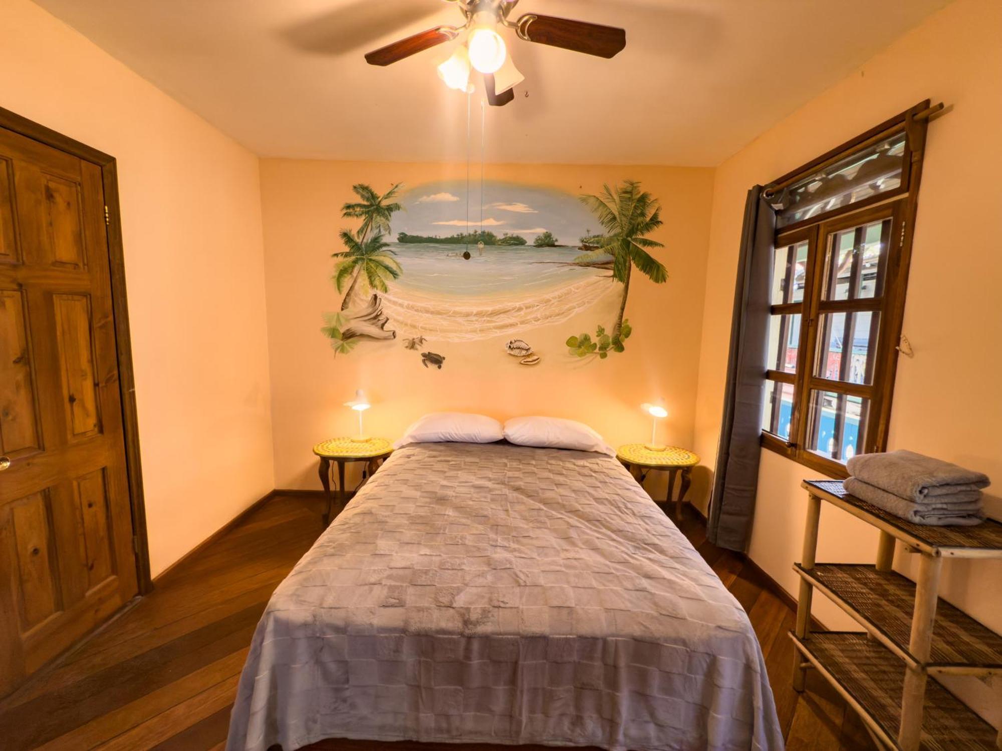 Saigon Bay Bed & Breakfast Bocas Town Room photo