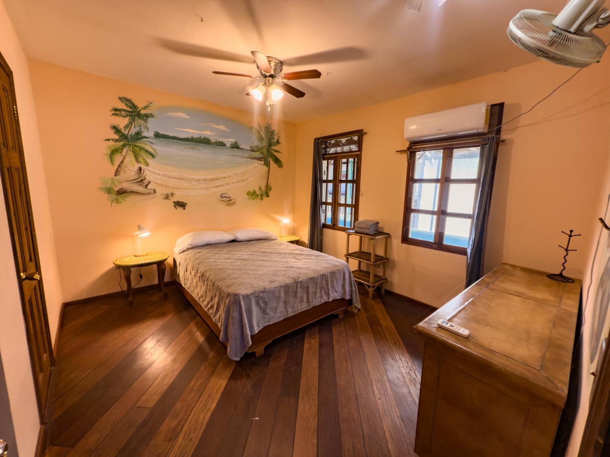 Saigon Bay Bed & Breakfast Bocas Town Room photo